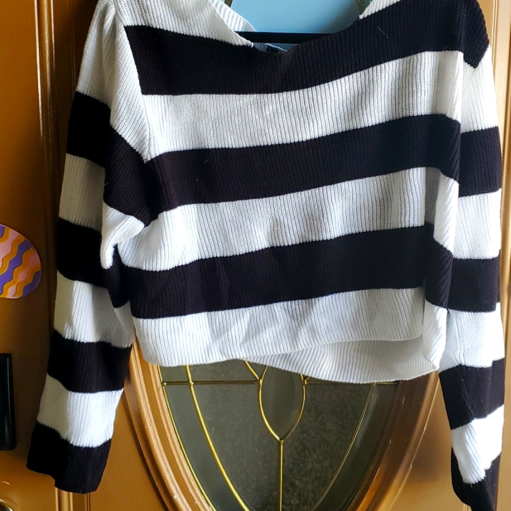 cropped top sweater
